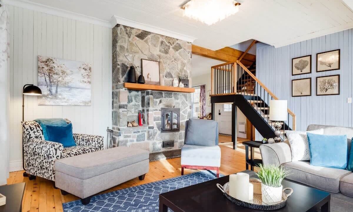 Photo of Livingroom in Aylmer