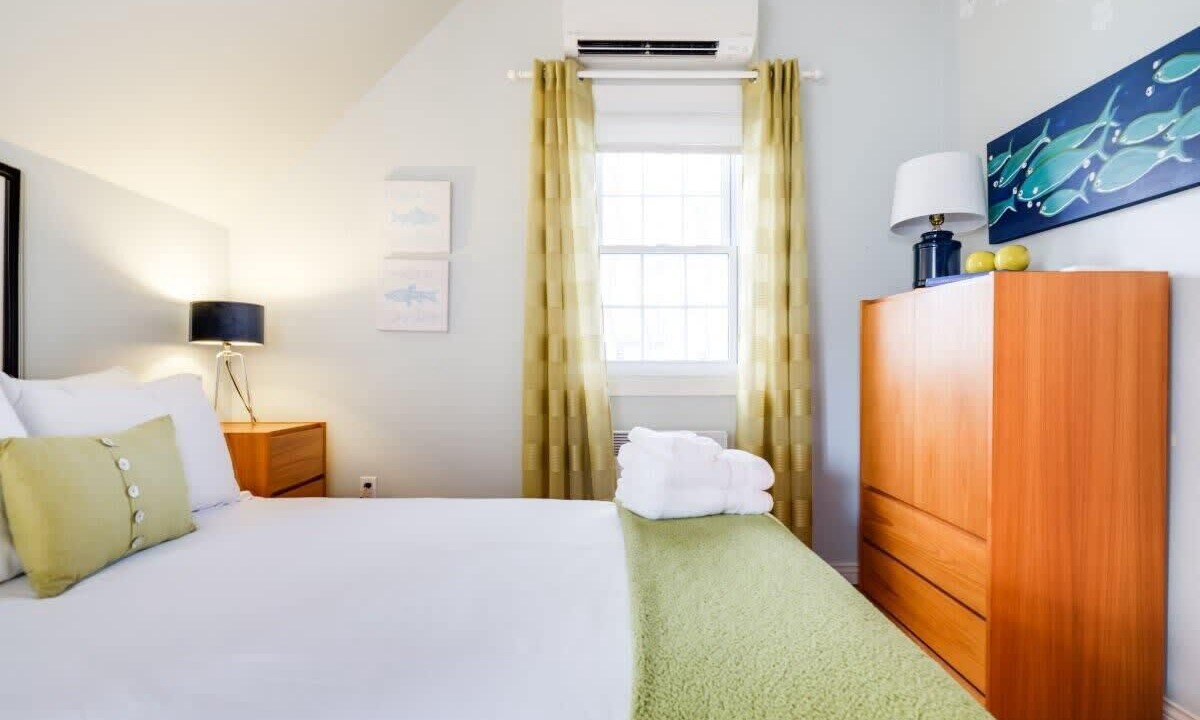 Photo of Bedroom in Aylmer