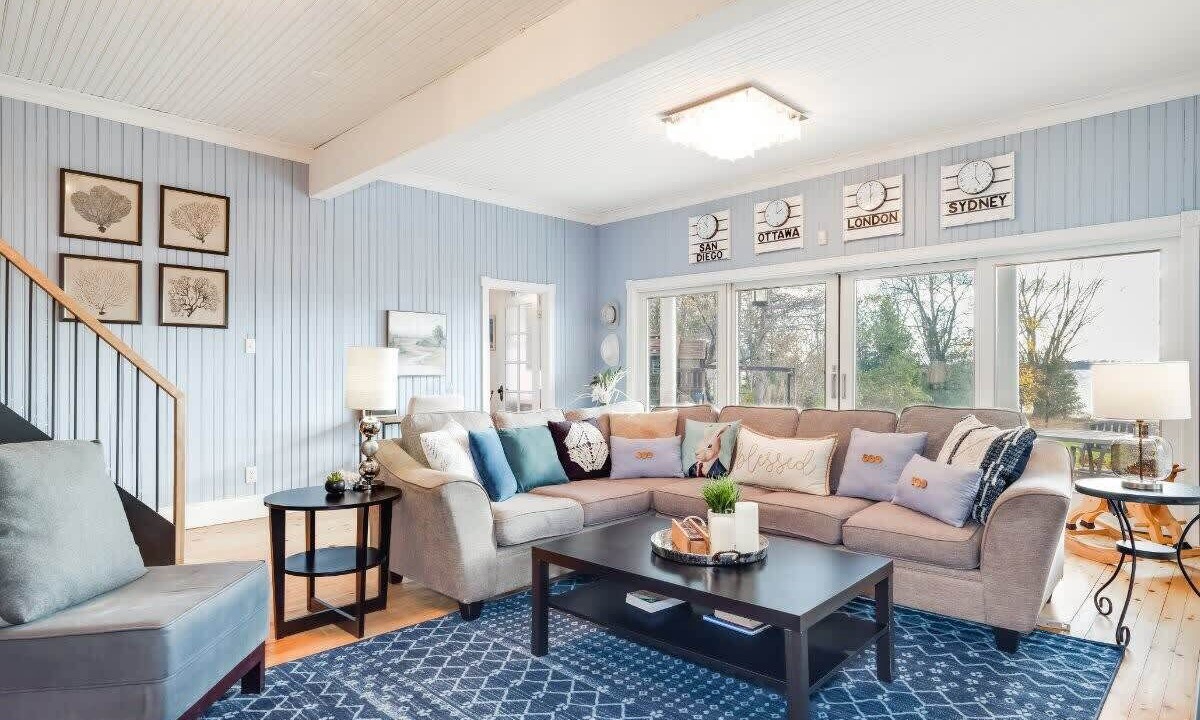 Photo of Livingroom in Aylmer