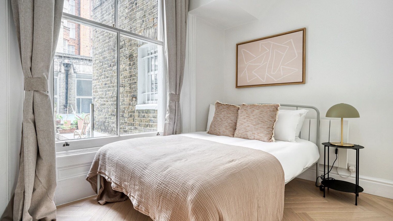 Photo of Bedroom in Bayswater