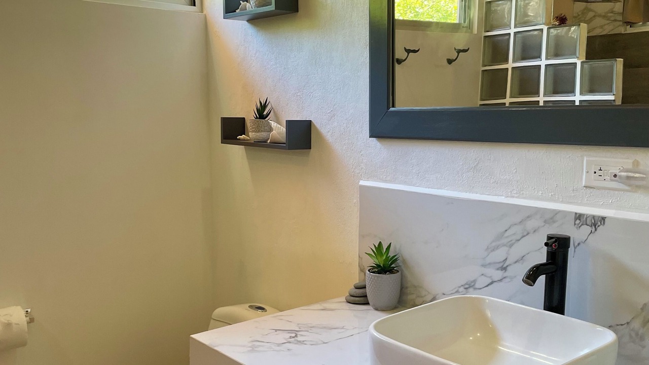 Photo of Bathroom in Portalon
