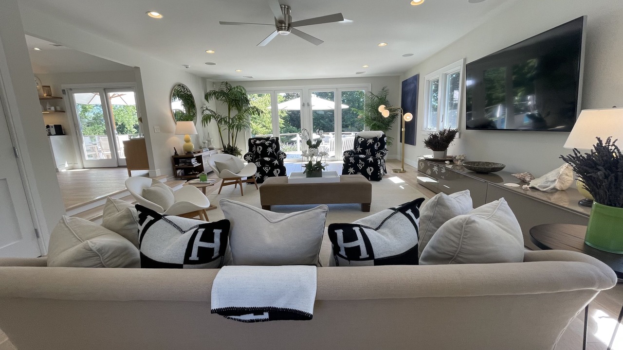 Photo of Livingroom in Shinnecock Hills
