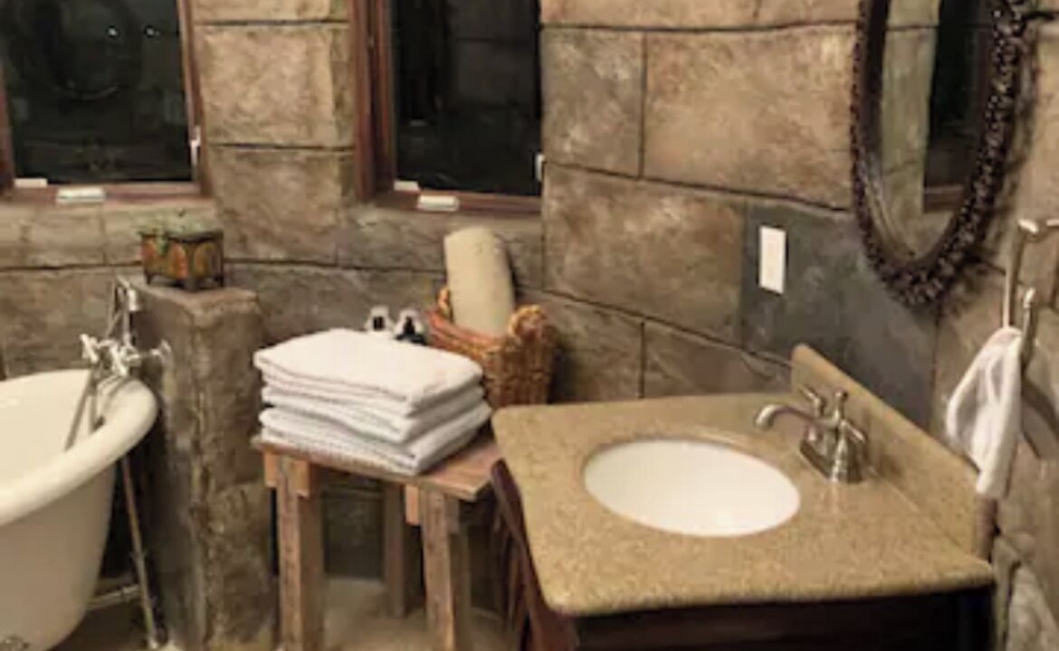 Photo of Bathroom in Nauvoo