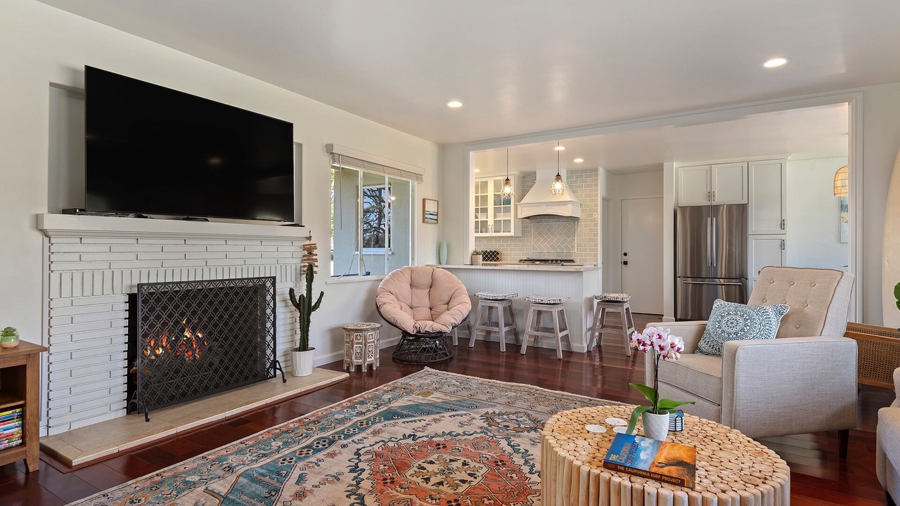 Photo of Bedroom in Toro Canyon