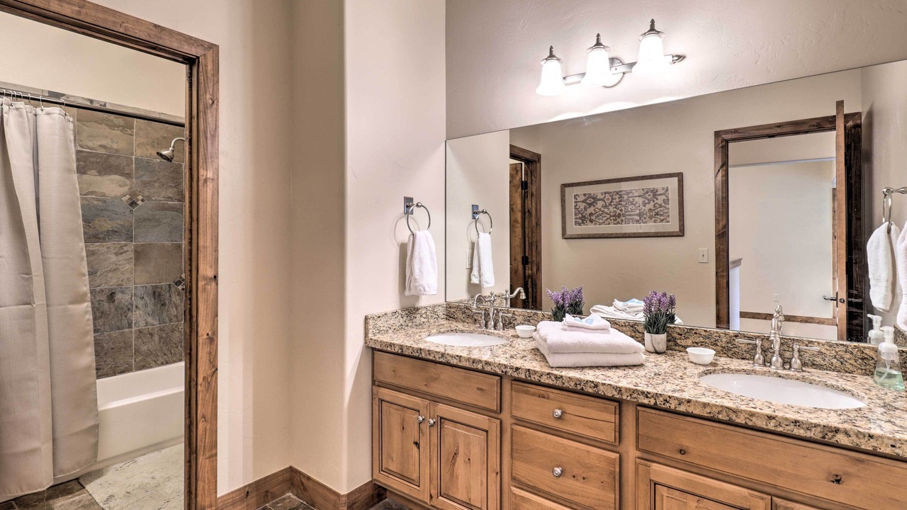 Photo of Bathroom in Midway