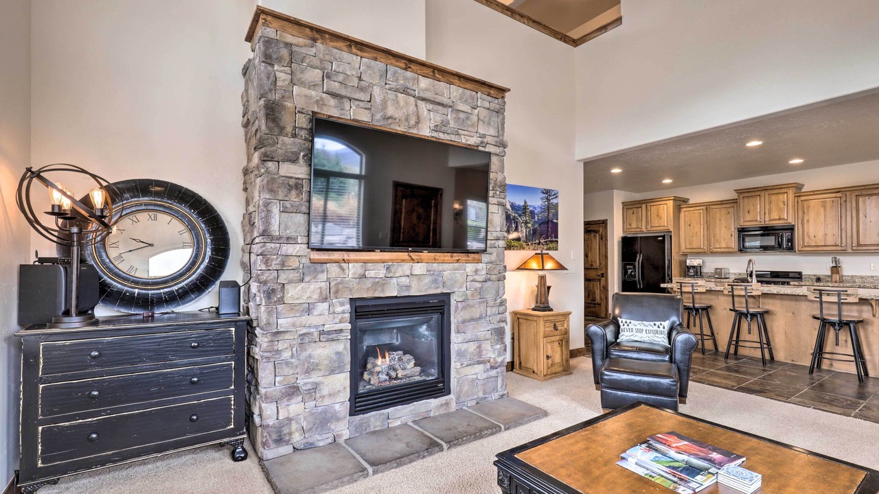 Photo of Livingroom in Midway