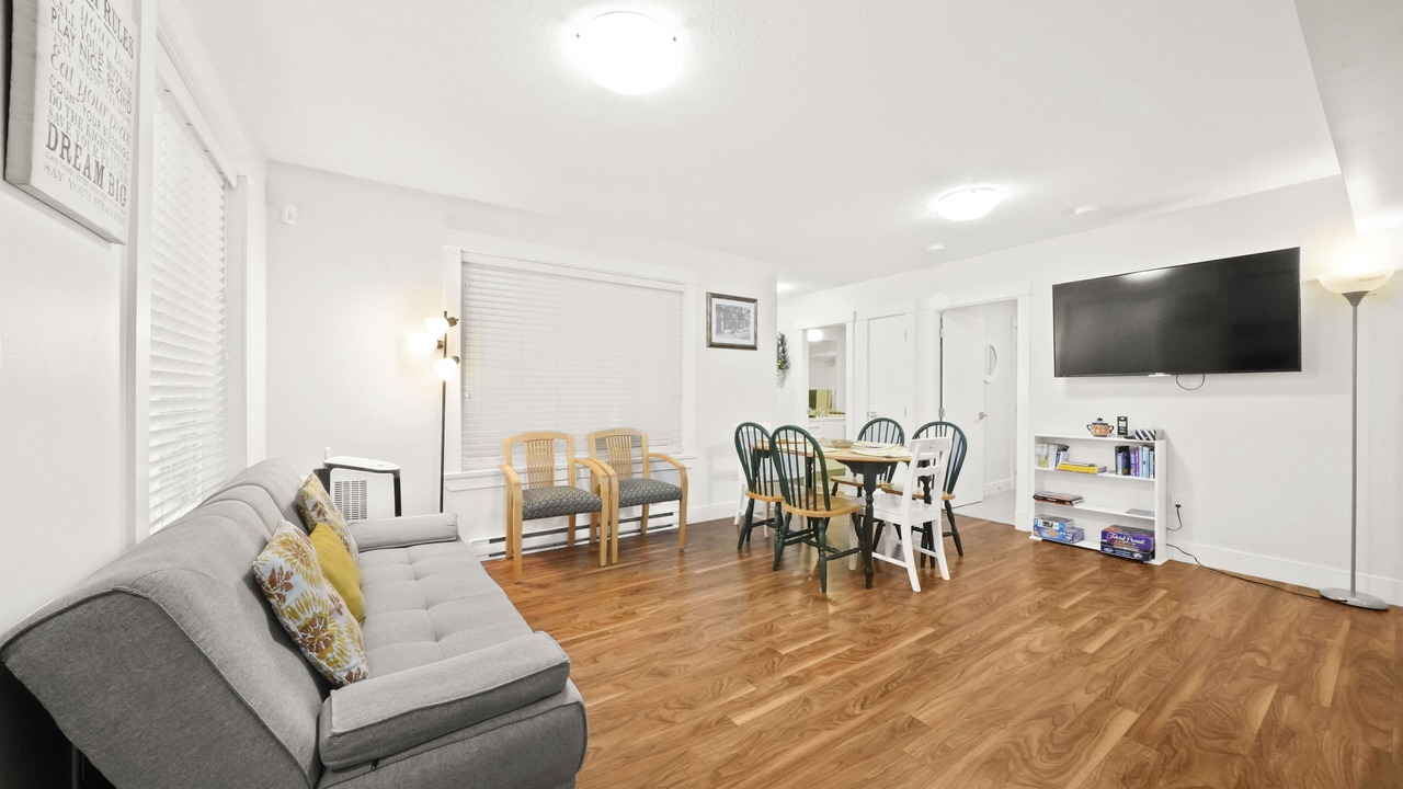 Photo of Livingroom in Cloverdale