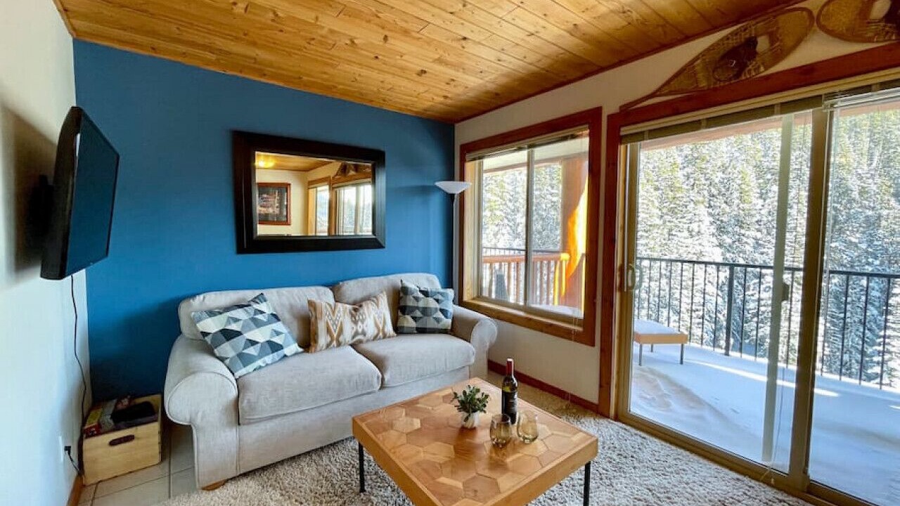 Photo of Livingroom in Okanagan-Similkameen