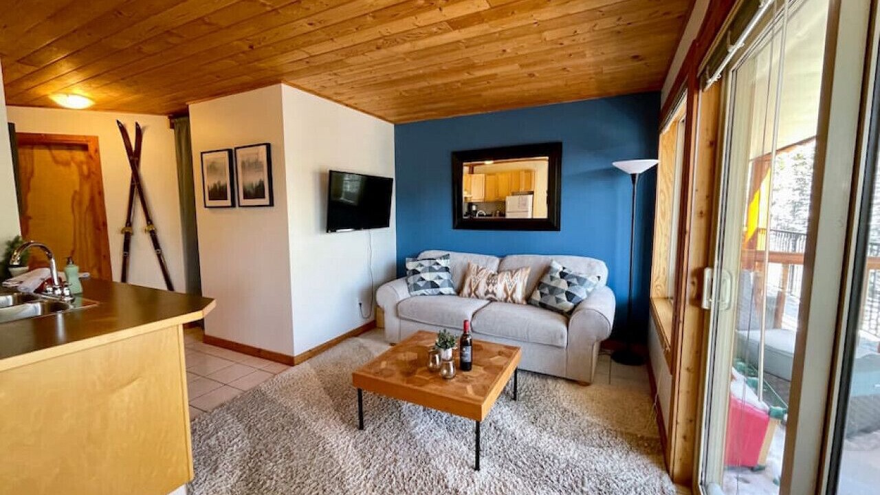 Photo of Livingroom in Okanagan-Similkameen