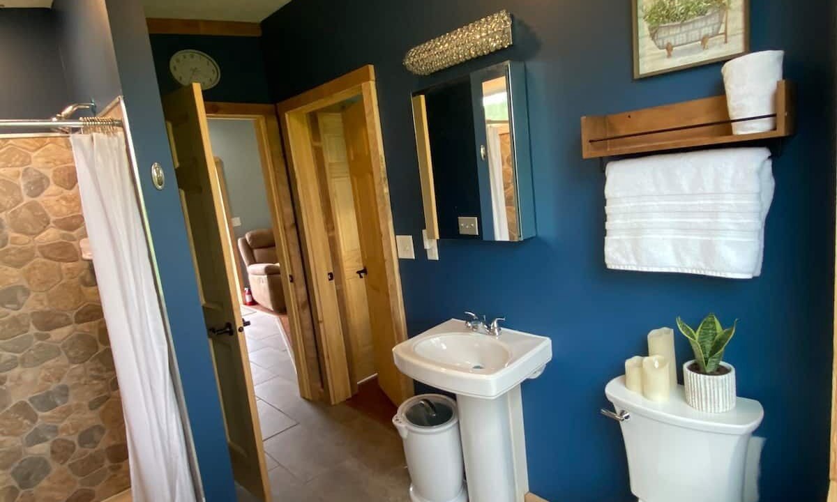 Photo of Bathroom in McArthur