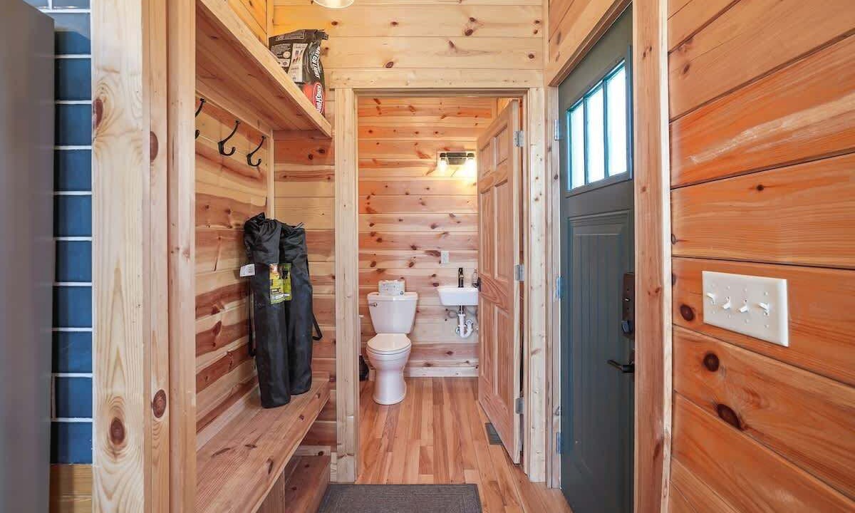 Photo of Bathroom in McArthur