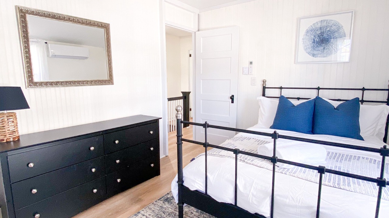 Photo of Bedroom in Clinton