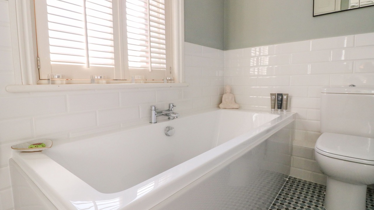 Photo of Bathroom in Burton Coggles