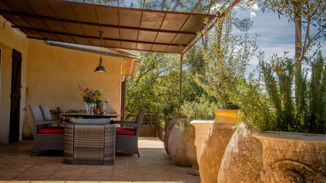 Photo of Patio Balcony in Entrecasteaux