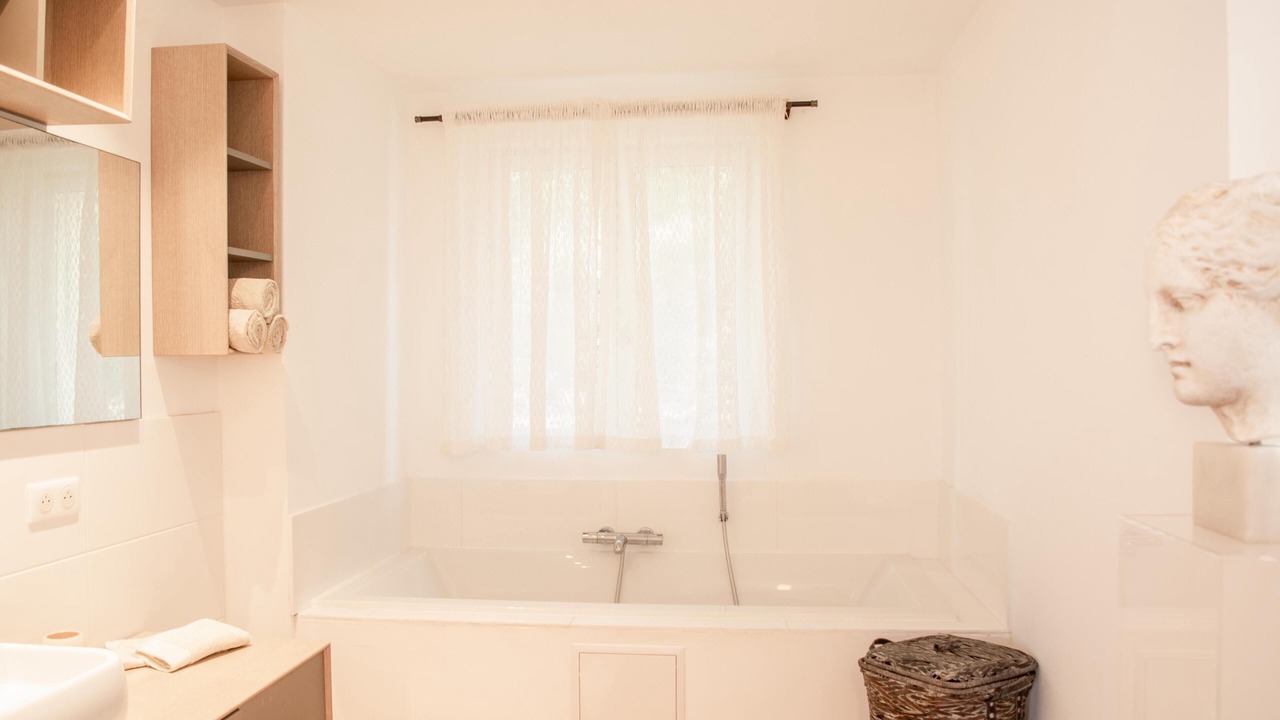 Photo of Bathroom in Entrecasteaux