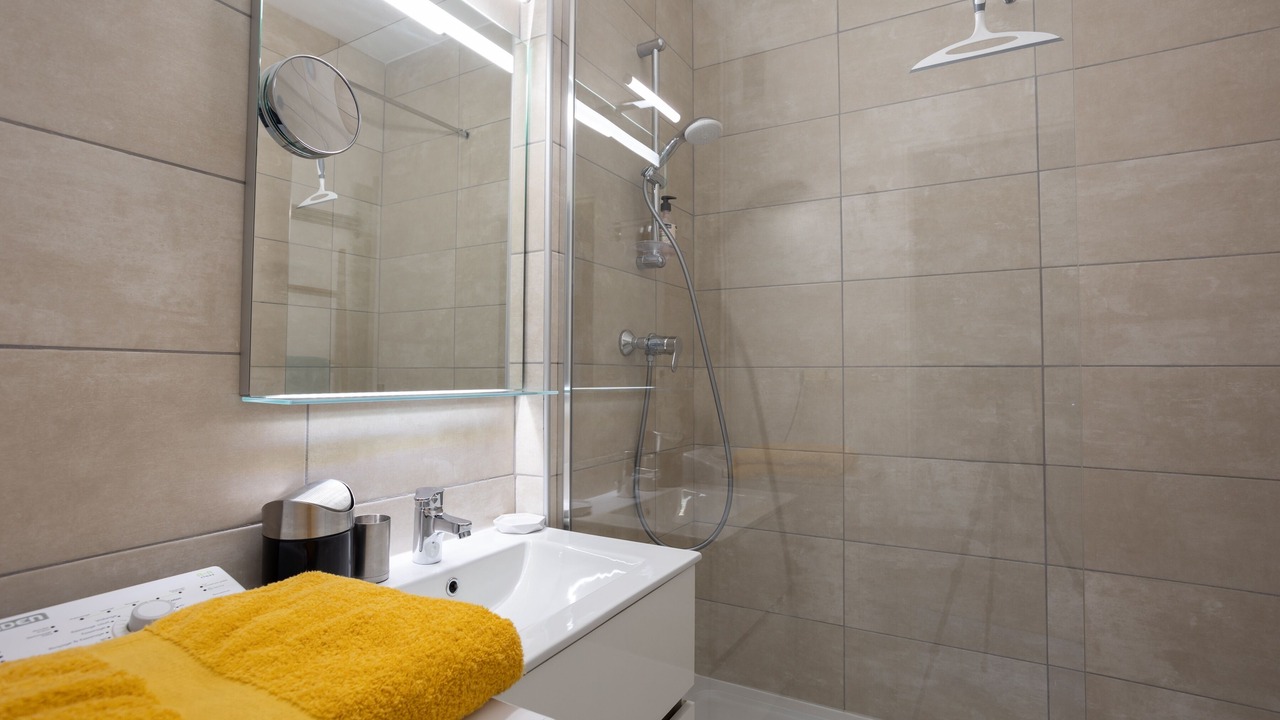 Photo of Bathroom in Embrun