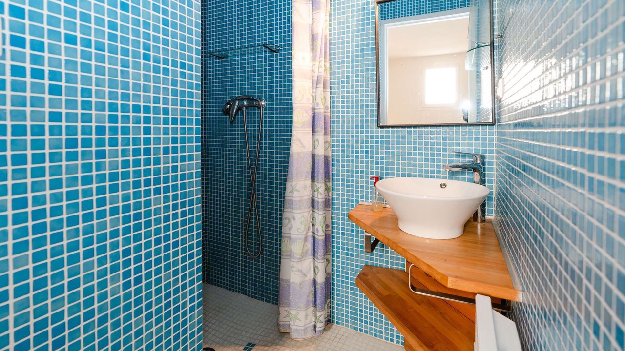 Photo of Bathroom in Saint-Pierre-la-Mer
