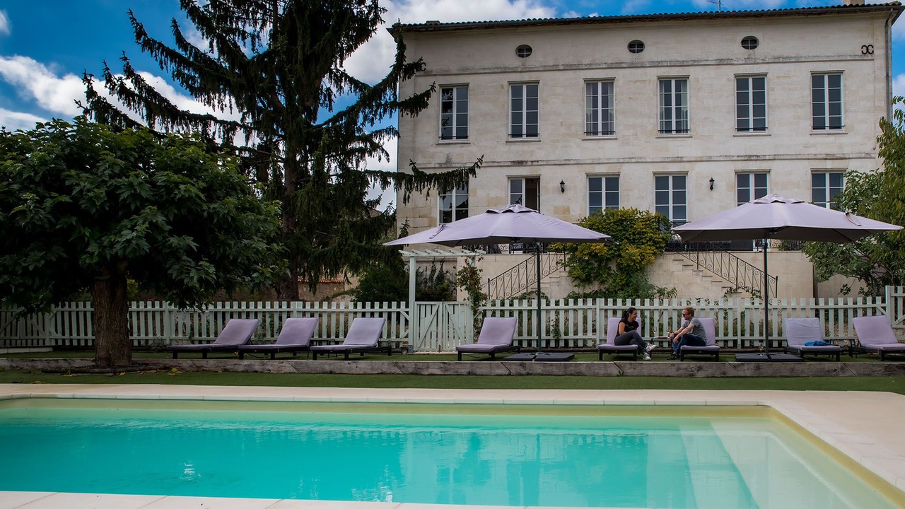 Photo of Outdoor in Saint-Meme-les-Carrieres