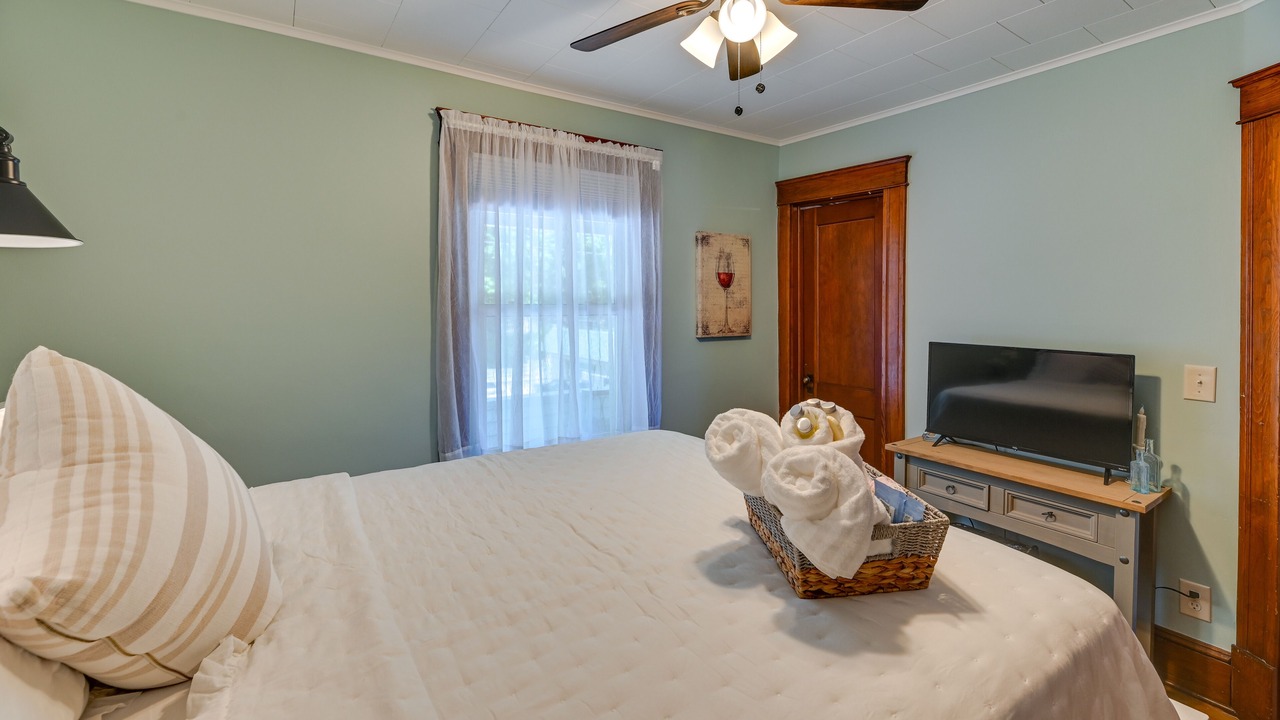 Photo of Bedroom in Hammondsport