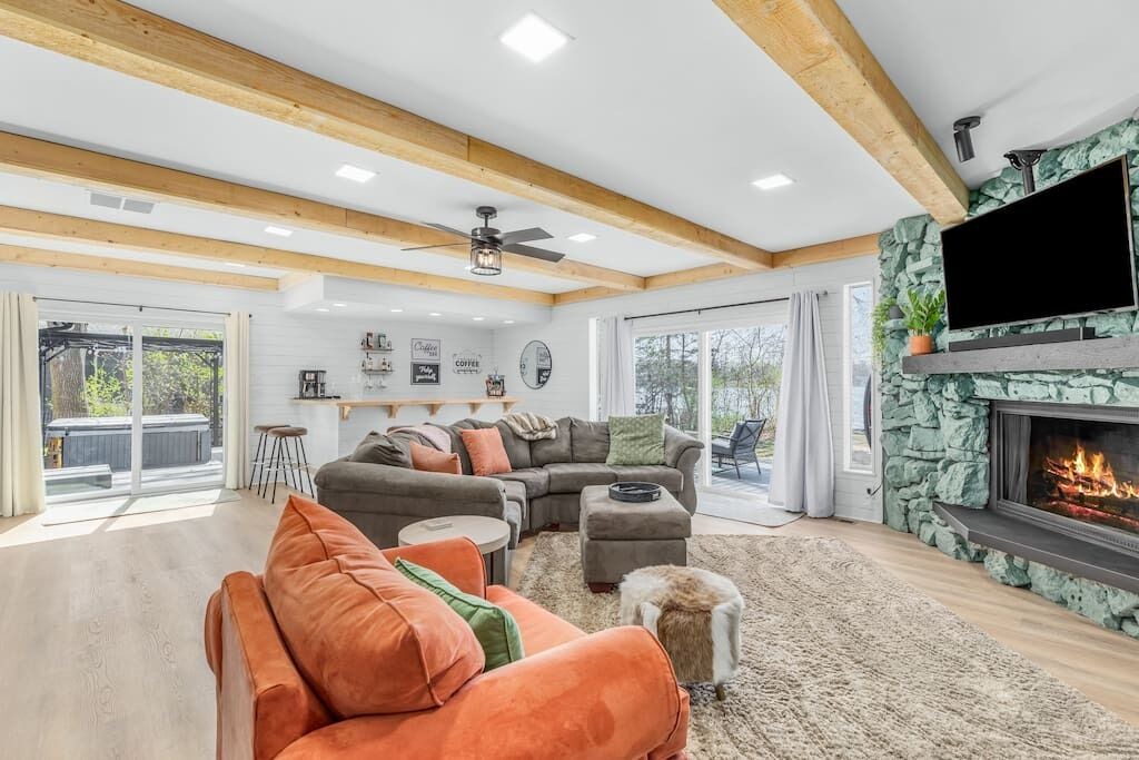 Photo of Livingroom in Commerce Township