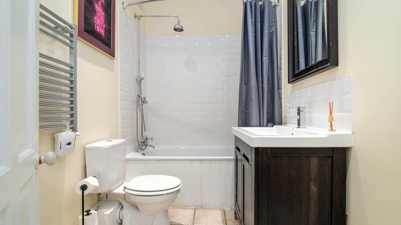 Photo of Bathroom in Cantelowes