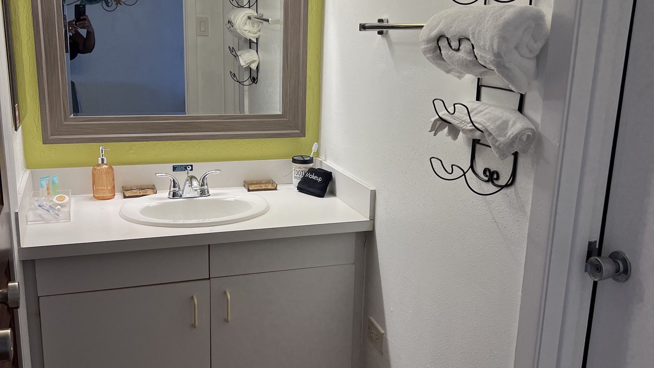 Photo of Bathroom in Estate Golden Rock
