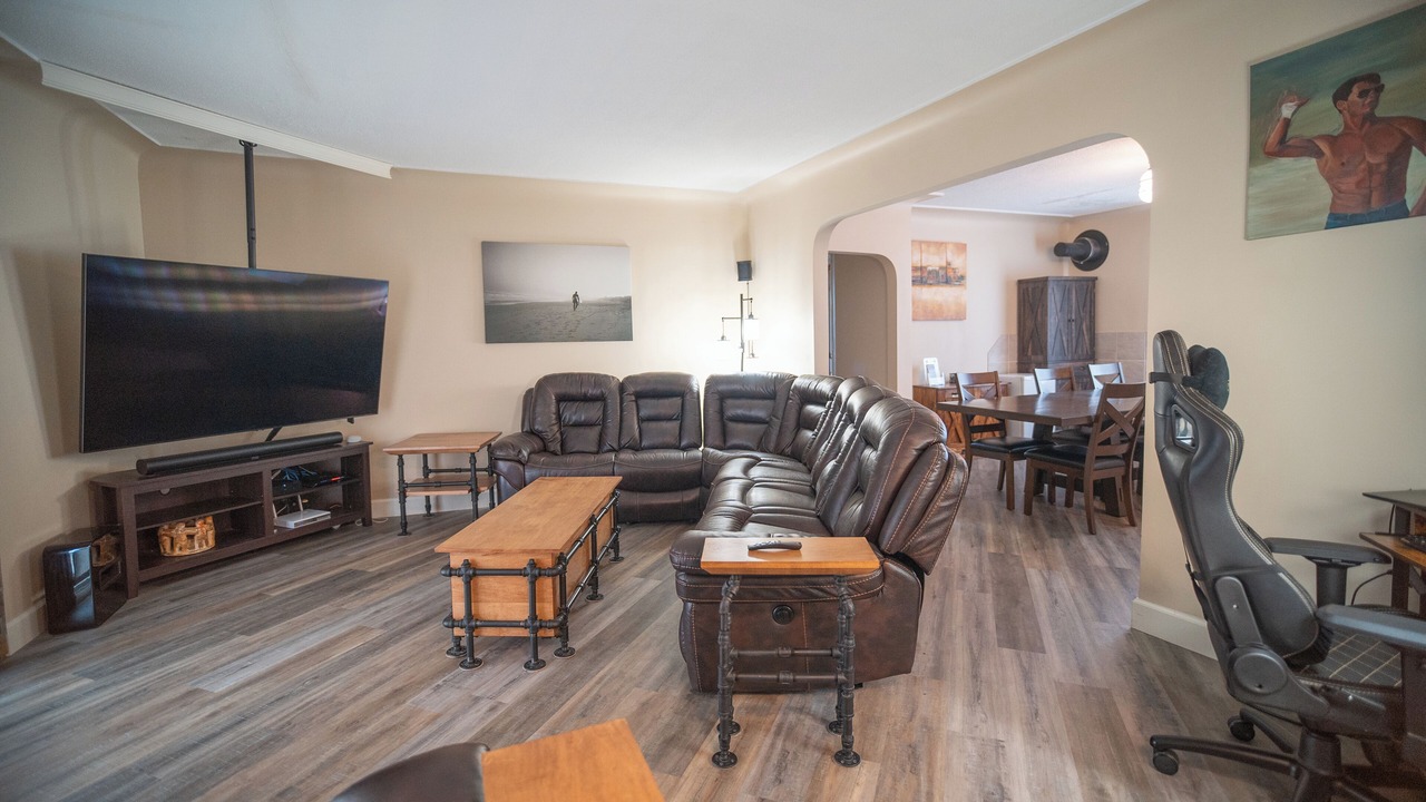 Photo of Livingroom in Sylvan Lake