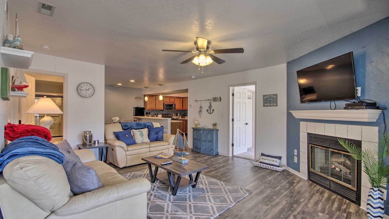 Photo of Livingroom in Village of Four Seasons