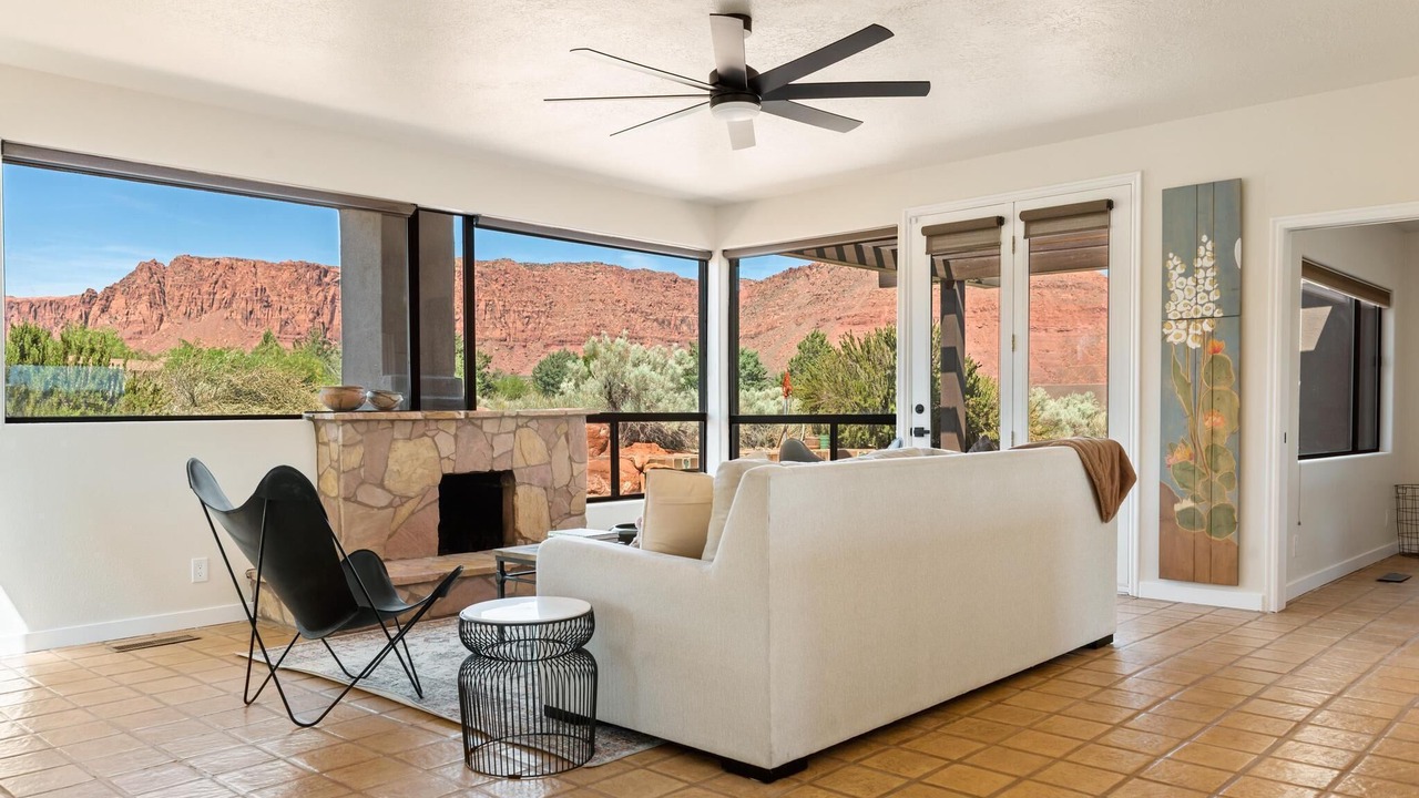 Photo of Livingroom in Ivins