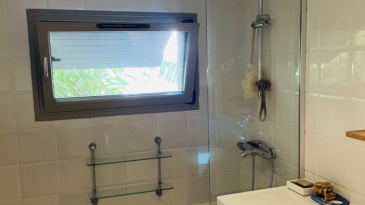 Photo of Bathroom in La Pointe Rouge