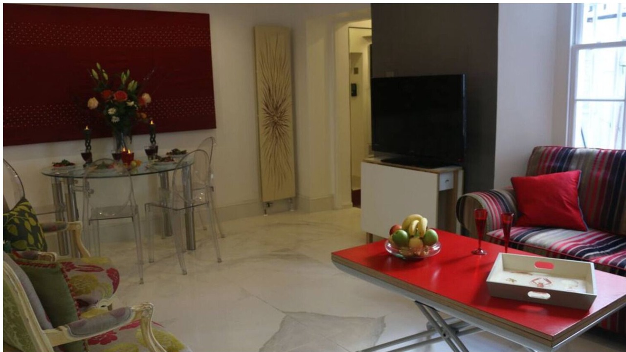 Photo of Livingroom in Brompton & Hans Town