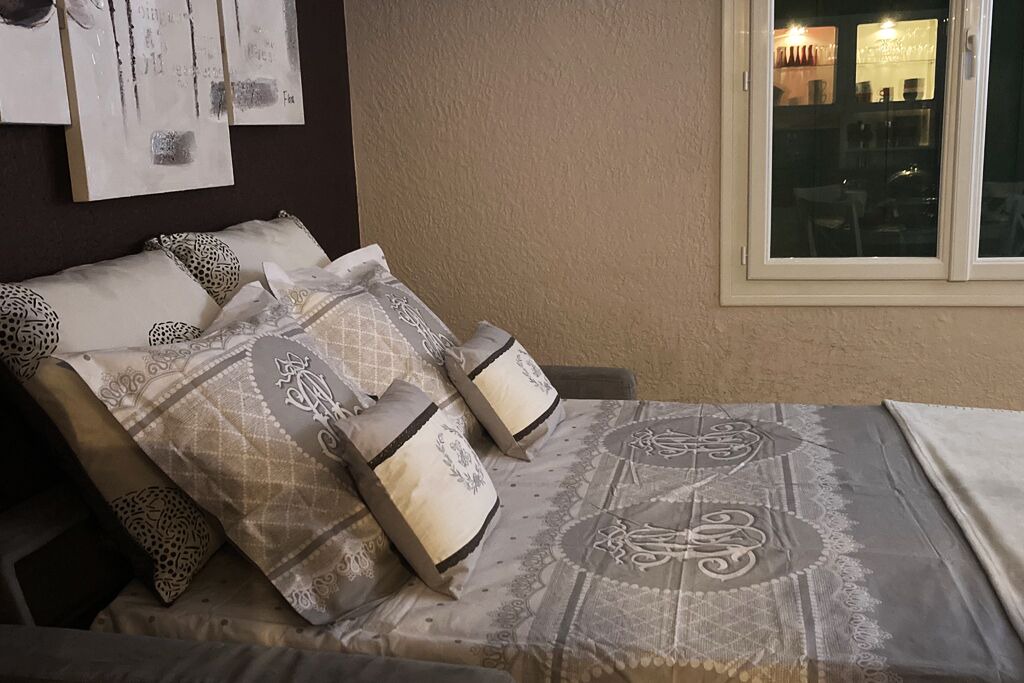 Photo of Bedroom in Caumont-sur-Durance