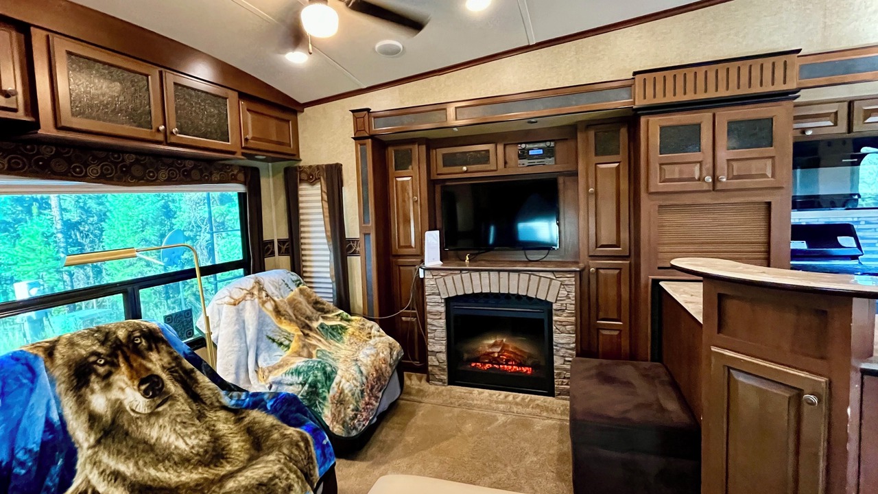 Photo of Livingroom in Lolo