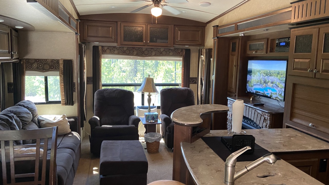 Photo of Livingroom in Lolo