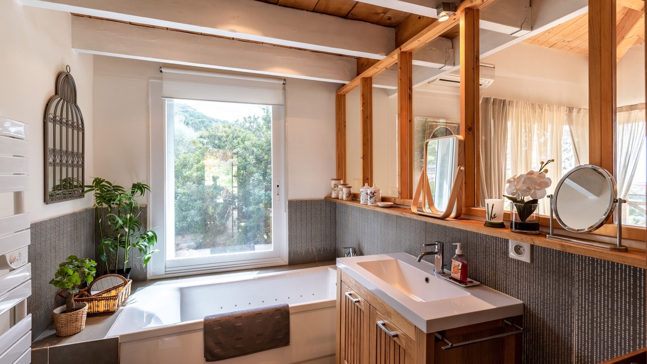 Photo of Bathroom in Monacia-d'Aullene