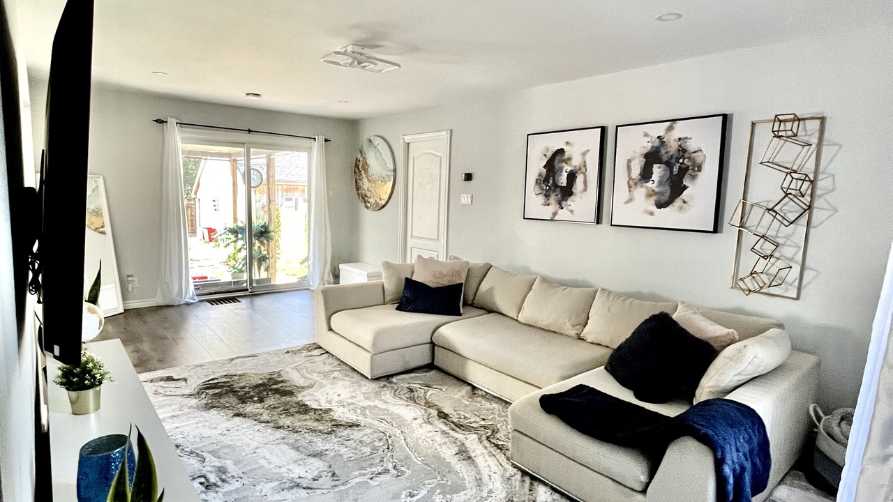 Photo of Livingroom in Brantford