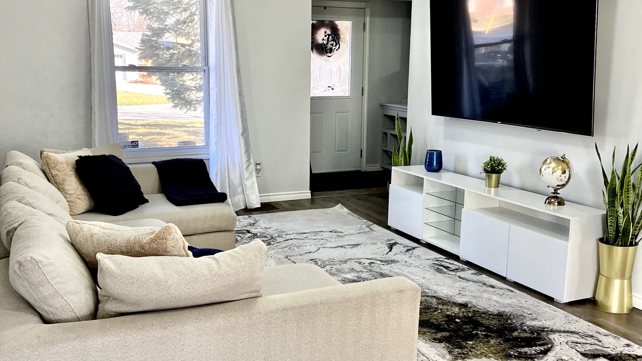 Photo of Livingroom in Brantford