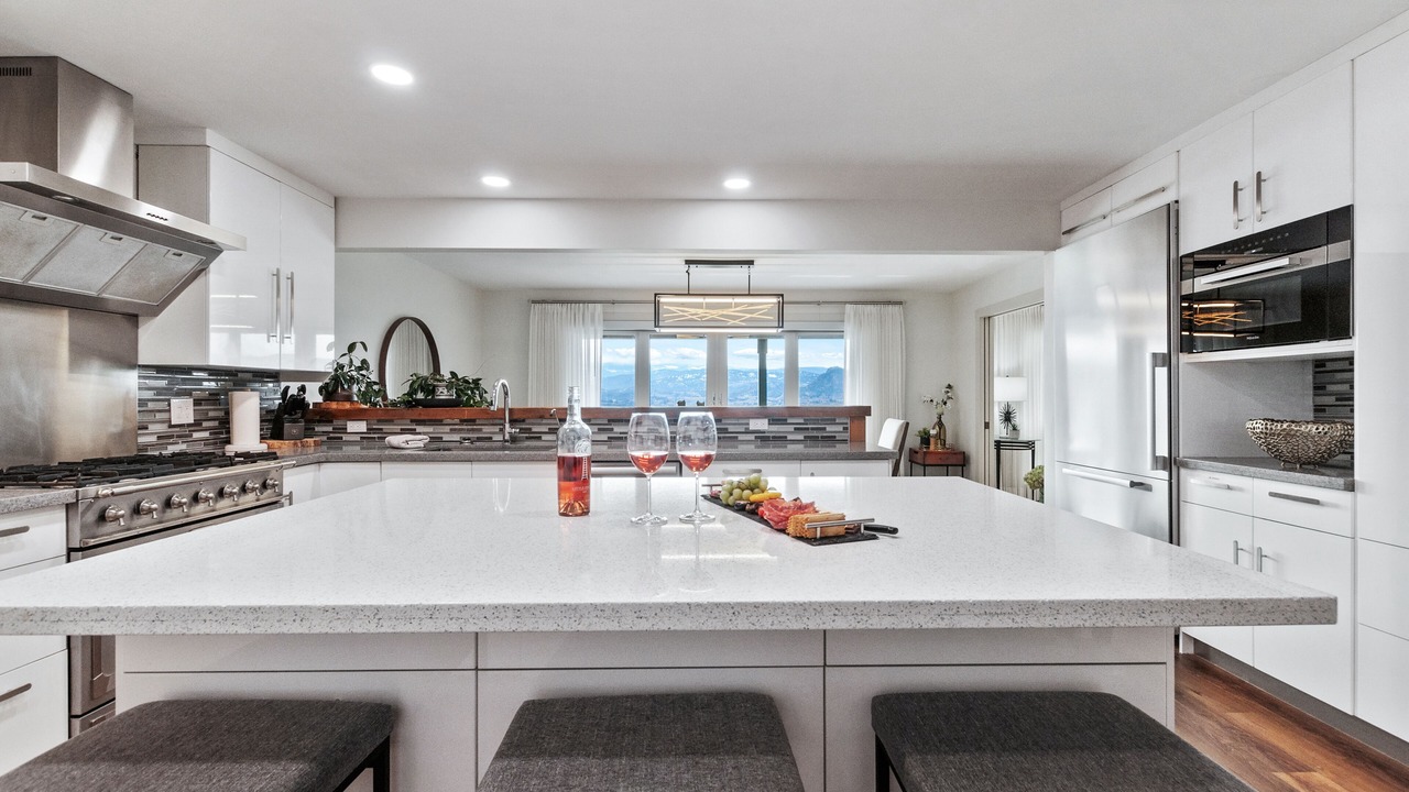 Photo of Kitchen in Okanagan-Similkameen