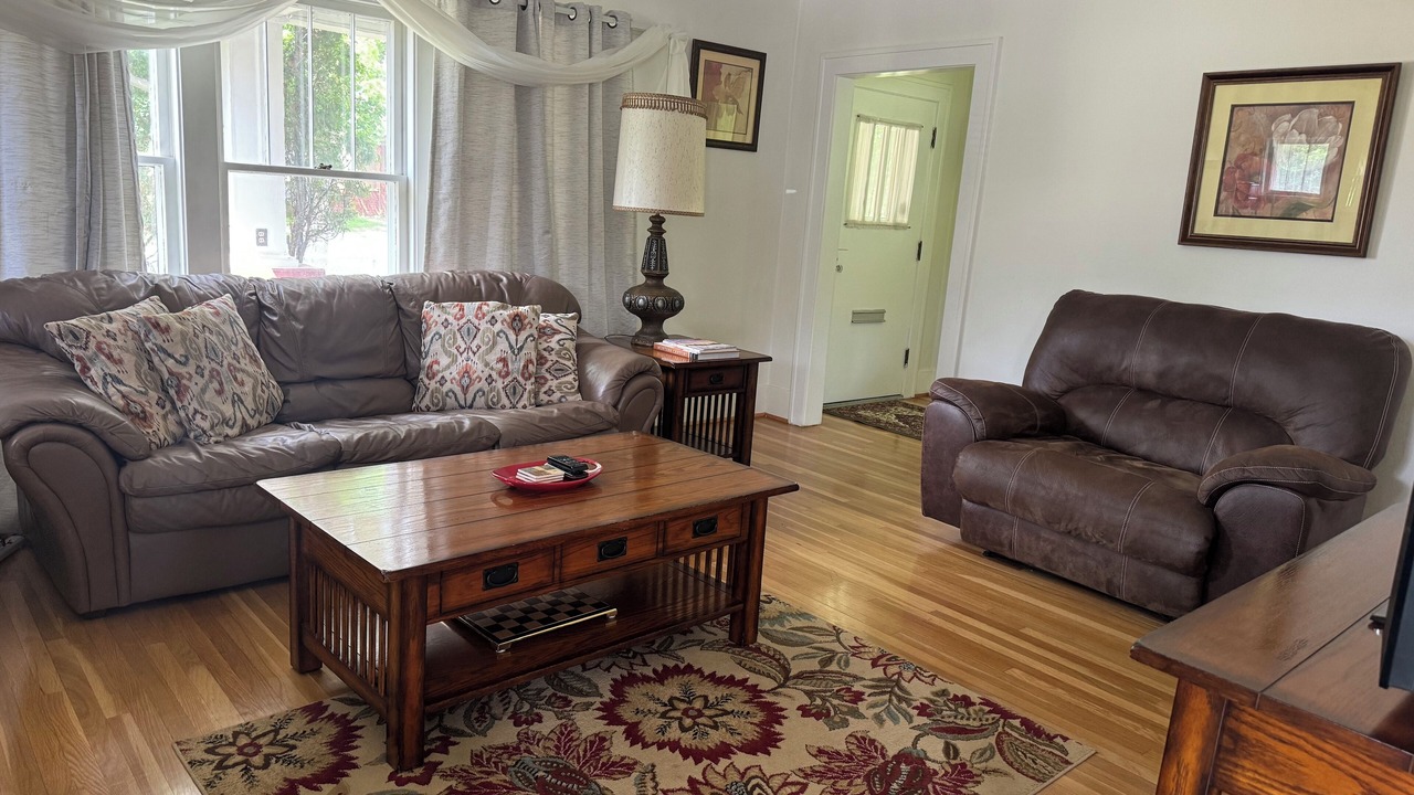 Photo of Livingroom in University District