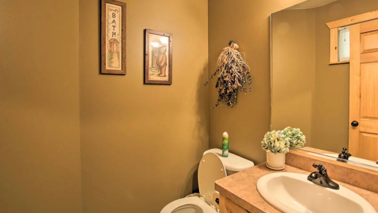 Photo of Bathroom in Garden City