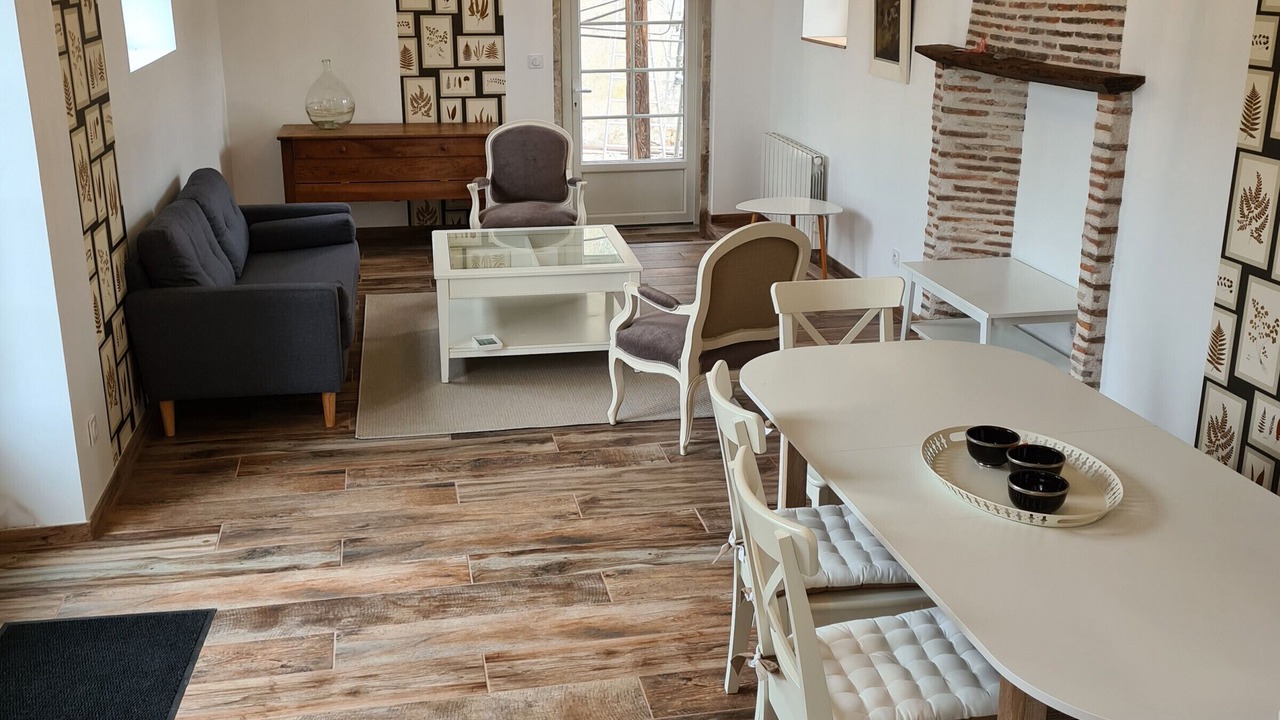 Photo of Livingroom in Loury