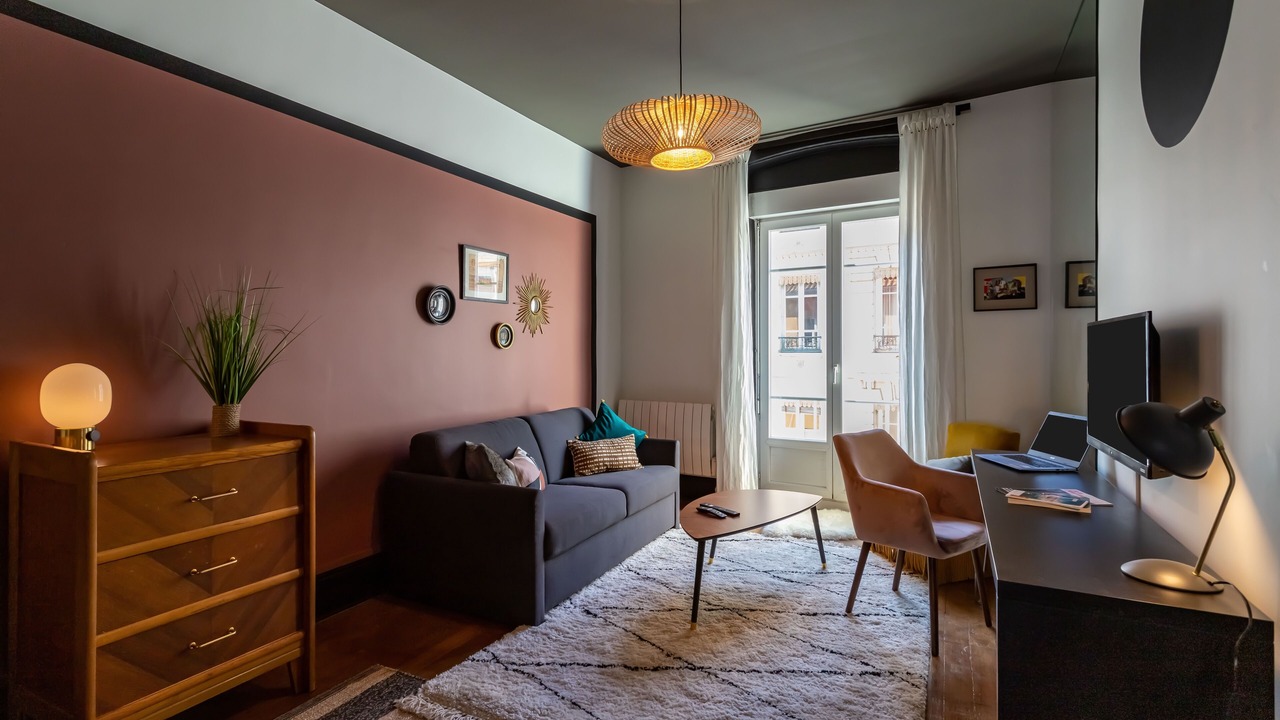 Photo of Livingroom in Charpennes - Charmettes