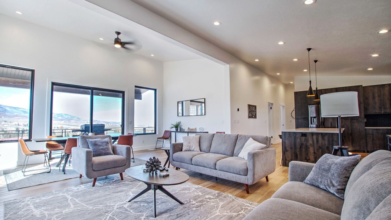 Photo of Livingroom in Sweetwater