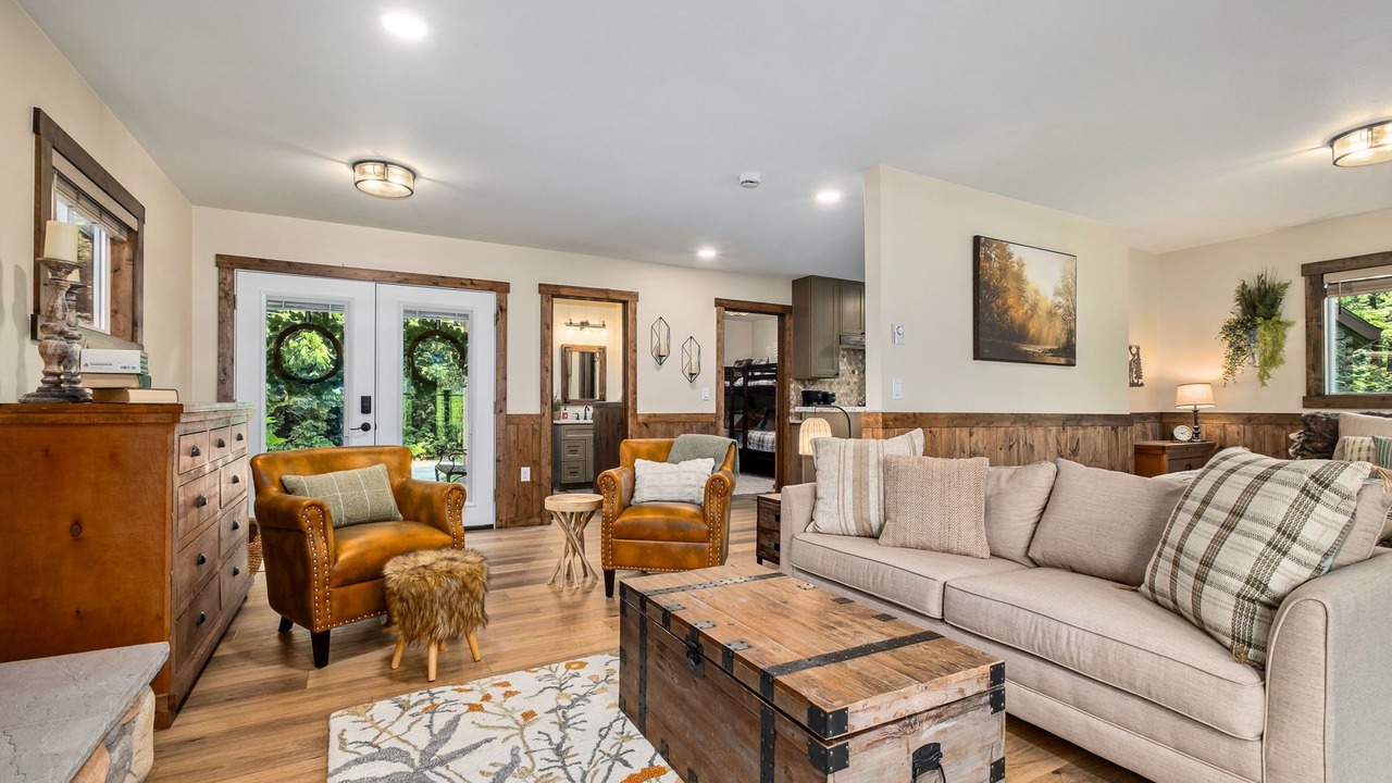 Photo of Livingroom in Gold Bar