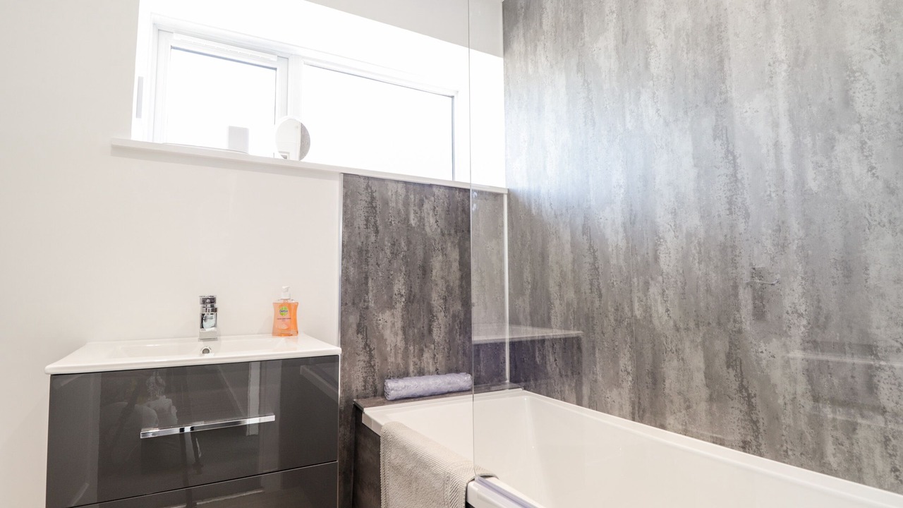 Photo of Bathroom in Elgin
