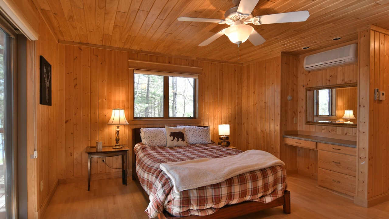 Photo of Bedroom in Solon Springs