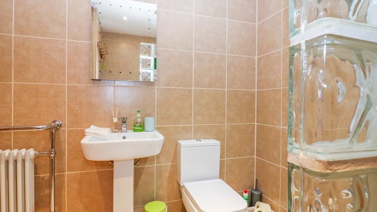 Photo of Bathroom in Salen