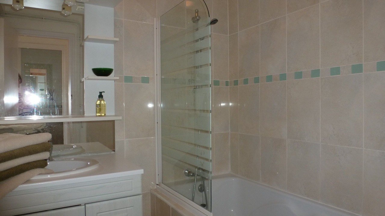 Photo of Bathroom in Capestang