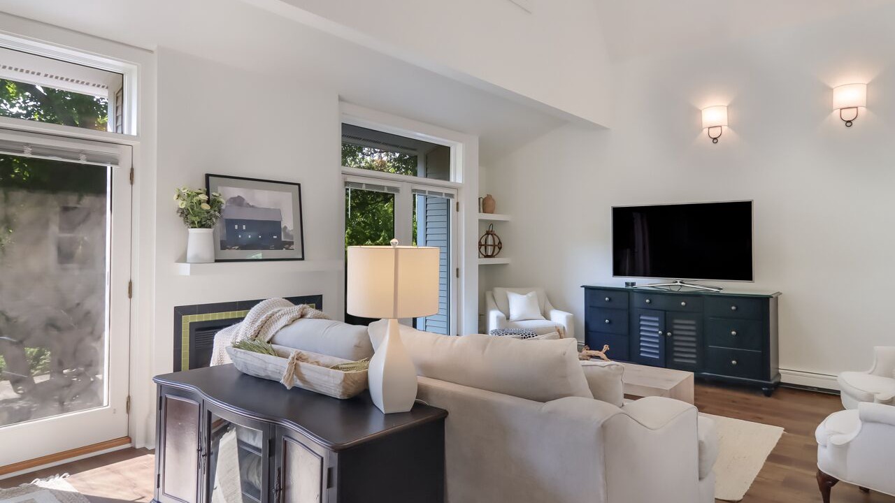 Photo of Livingroom in Suttons Bay