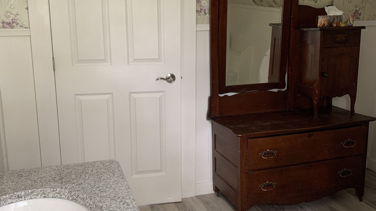 Photo of Bathroom in Lower Five Islands